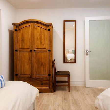 The Old Post Office Apartment Ренвейл Екстериор снимка