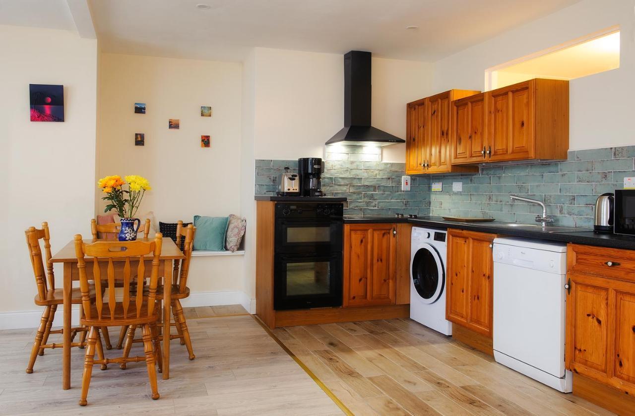 The Old Post Office Apartment Ренвейл Екстериор снимка